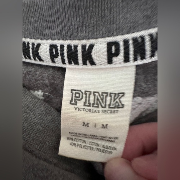 PINK Victoria's Secret Gray Top, Trendy Women’s Top, Lightweight Sweater, Chic - Picture 3 of 3